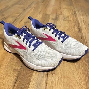 Brooks Revel 5 Womens Running Shoe Size 8 Medium B White/Navy/Pink (NO INSERTS)